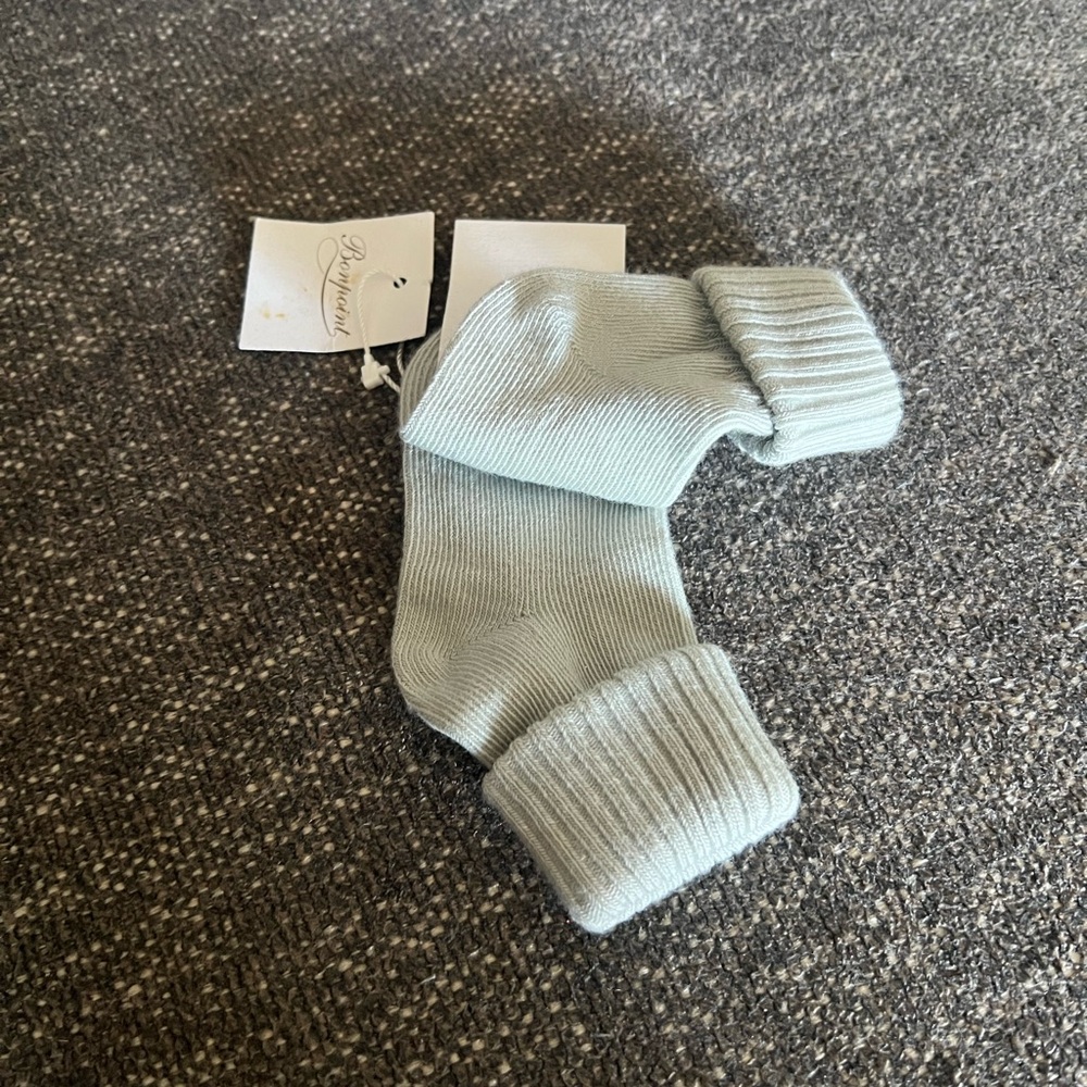 NWT Bonpoint Light Gray Baby Socks - Picture 4 of 4